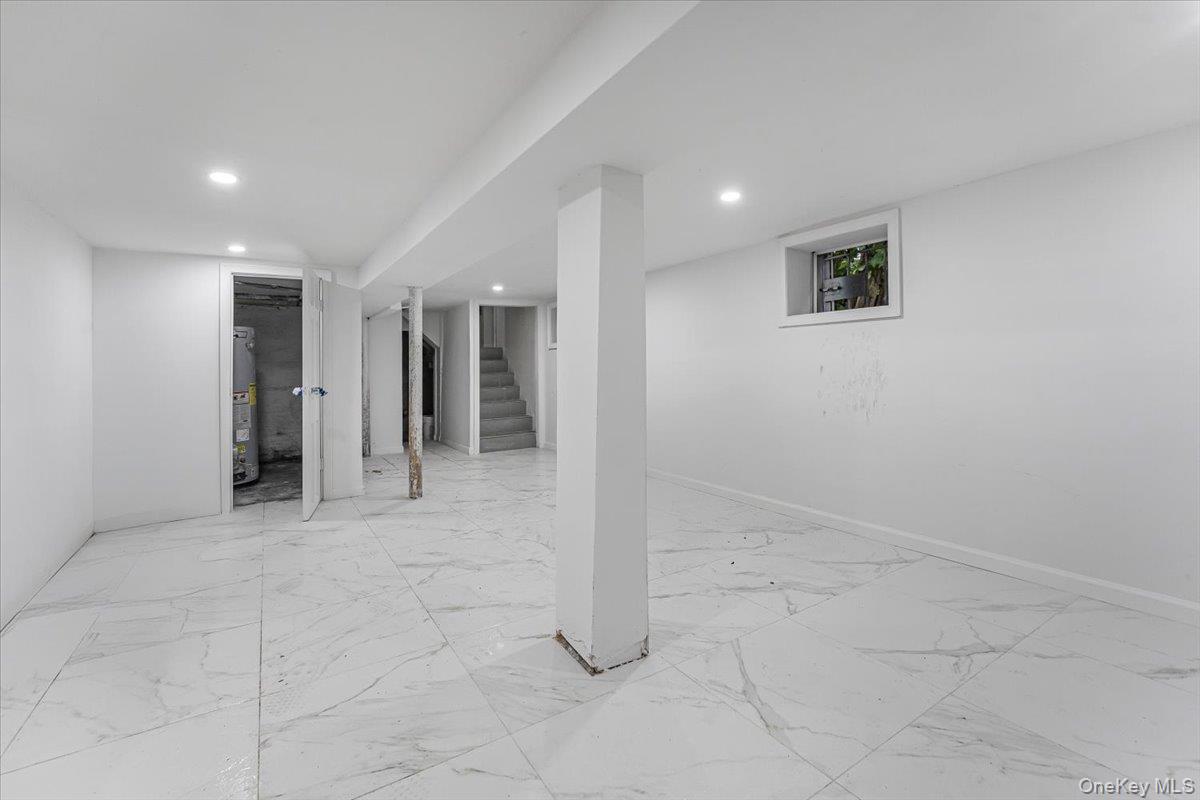 #17 photo, 1909 Lacombe Avenue, Bronx , NY 10473