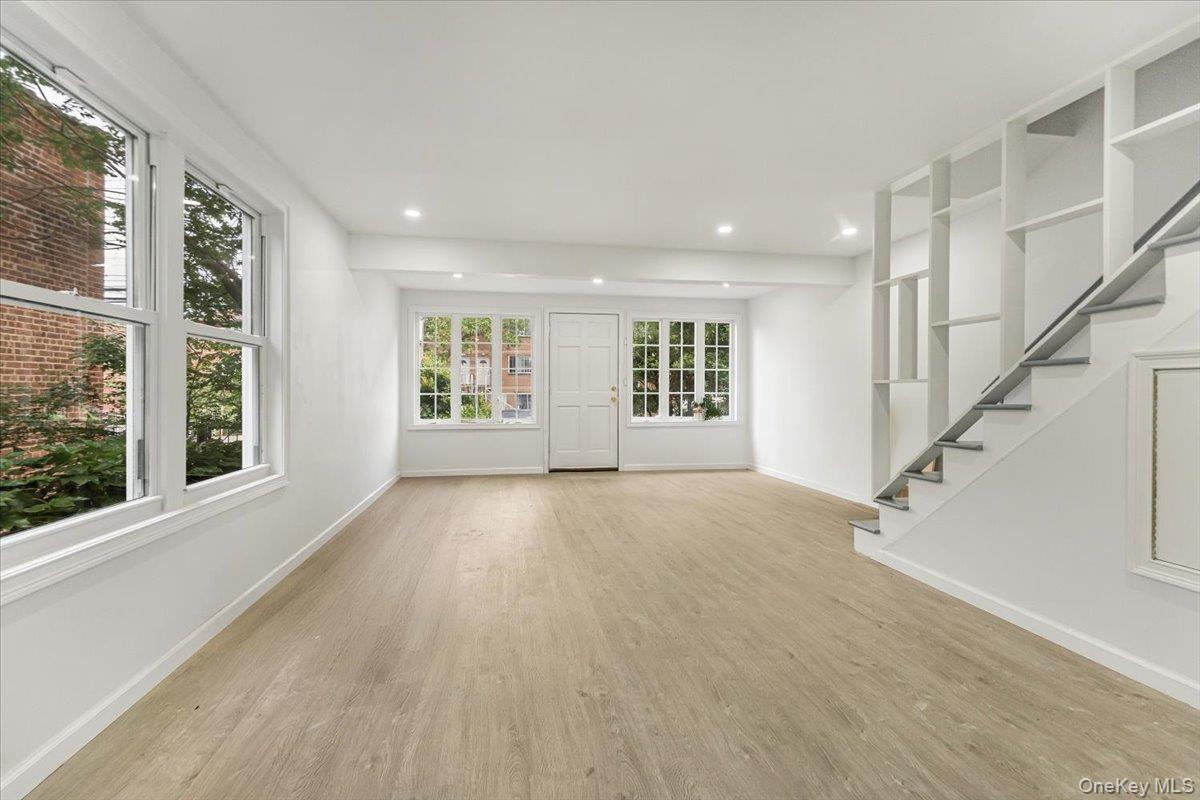 #3 photo, 1909 Lacombe Avenue, Bronx , NY 10473