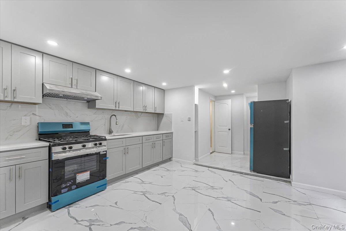 #7 photo, 1909 Lacombe Avenue, Bronx , NY 10473