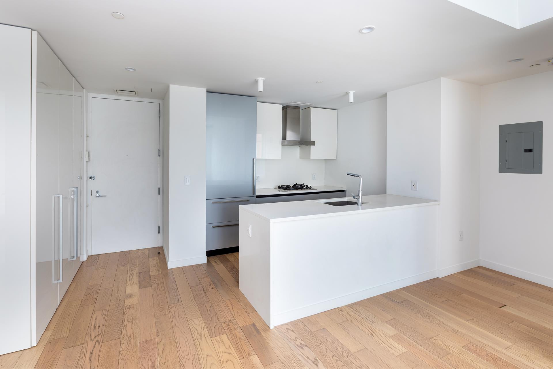 #13 photo, 540 W 49TH Street, マンハッタン Hells Kitchen , NY 10019