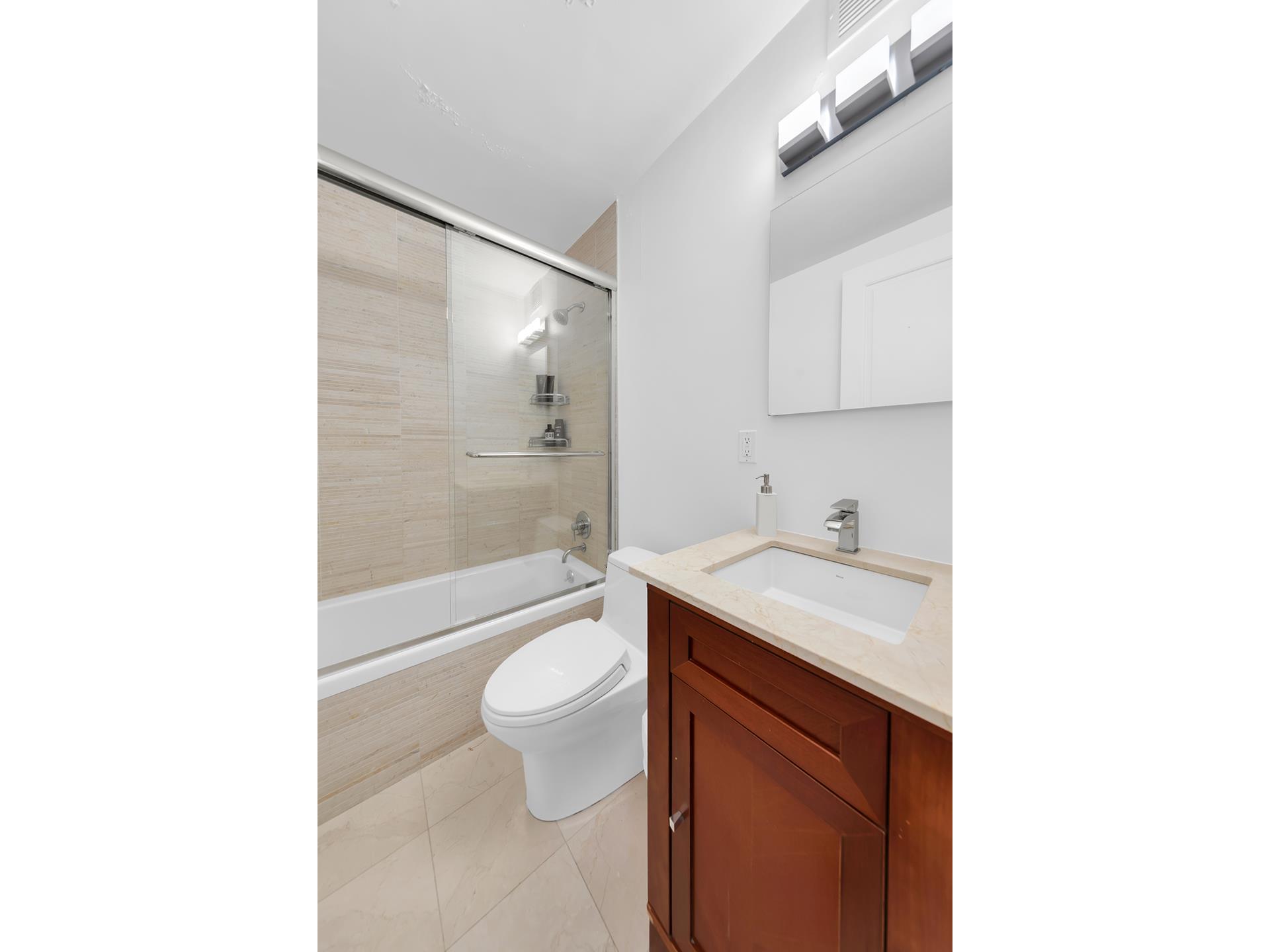 #15 photo, 1438 3RD Avenue, マンハッタン Upper East Side , NY 10028