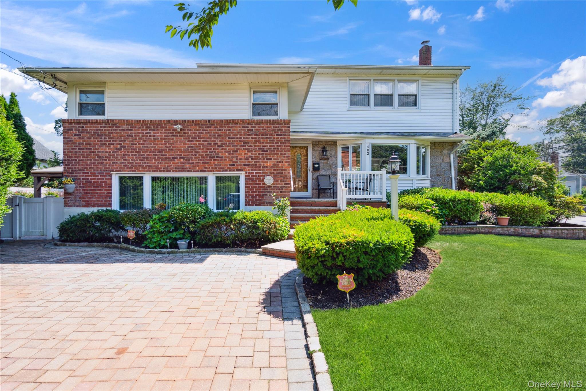 #1 photo, 402 Maple Street, ナッソー郡 West Hempstead , NY 11552