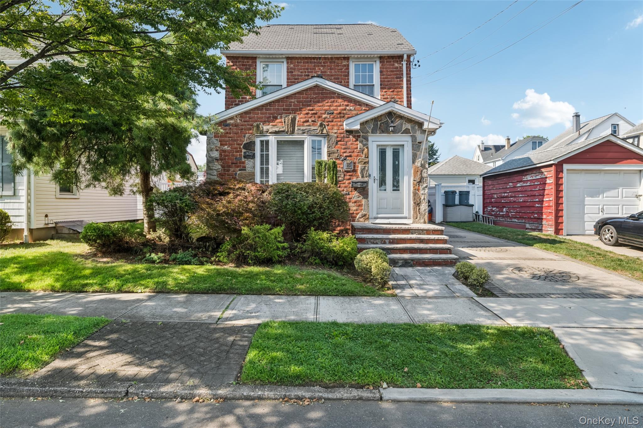 #1 photo, 85 Princeton Street, नासाउ काउंटी Williston Park , NY 11596