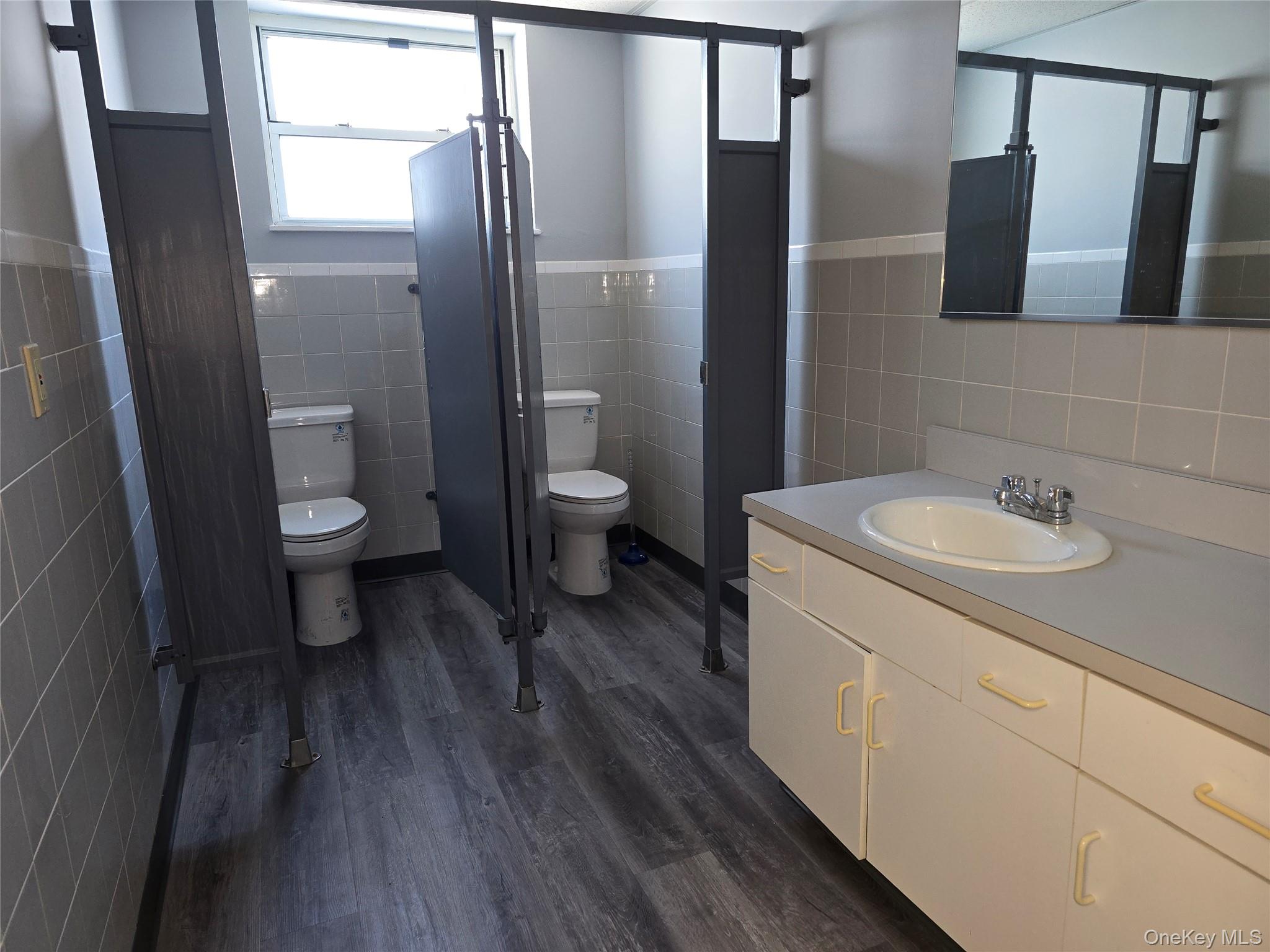 #11 photo, 171 Deer Park Avenue, Babylon , NY 11702