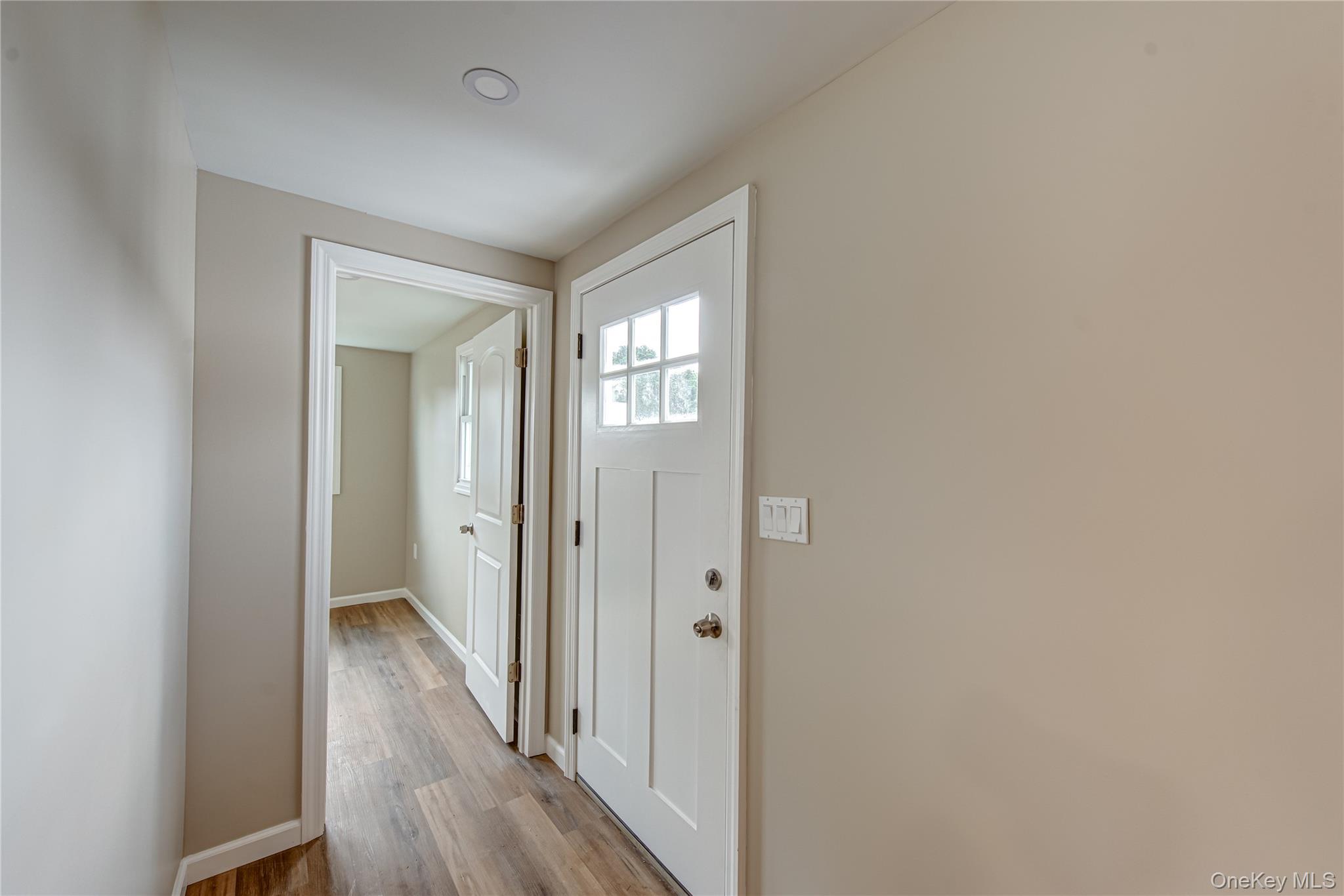 #12 photo, 145 Village Circle West, サフォーク郡 Manorville , NY 11949