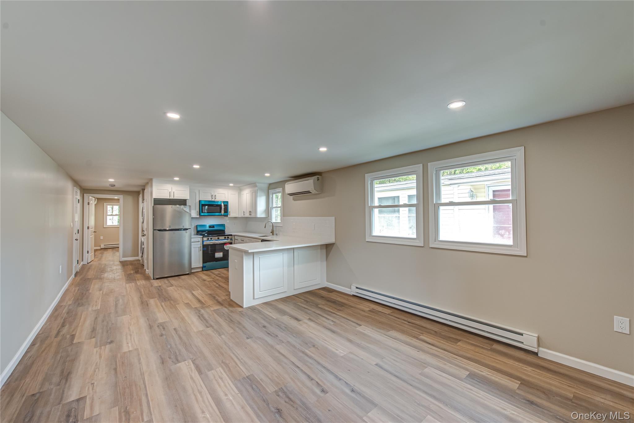 #13 photo, 145 Village Circle West, サフォーク郡 Manorville , NY 11949