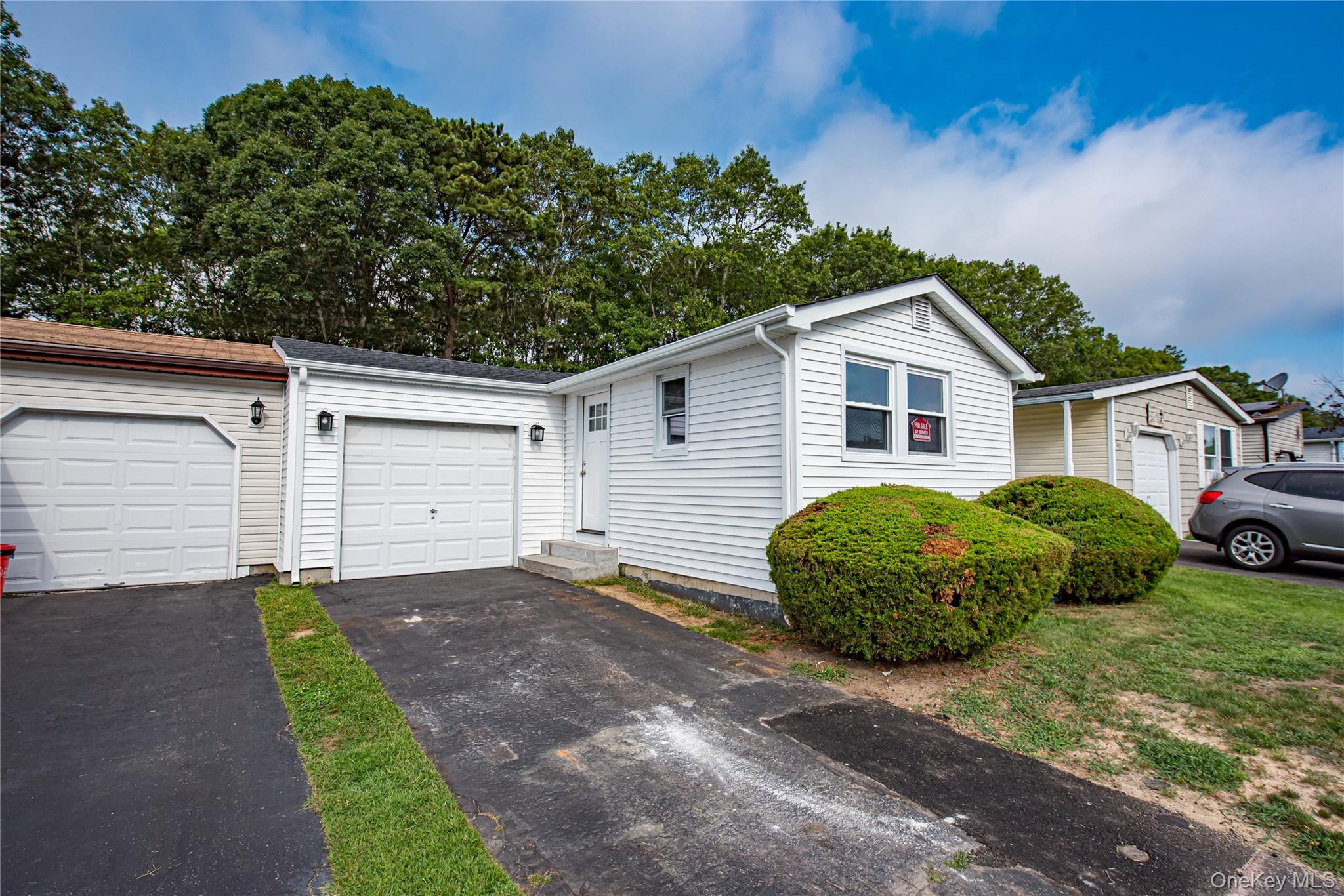 #3 photo, 145 Village Circle West, サフォーク郡 Manorville , NY 11949