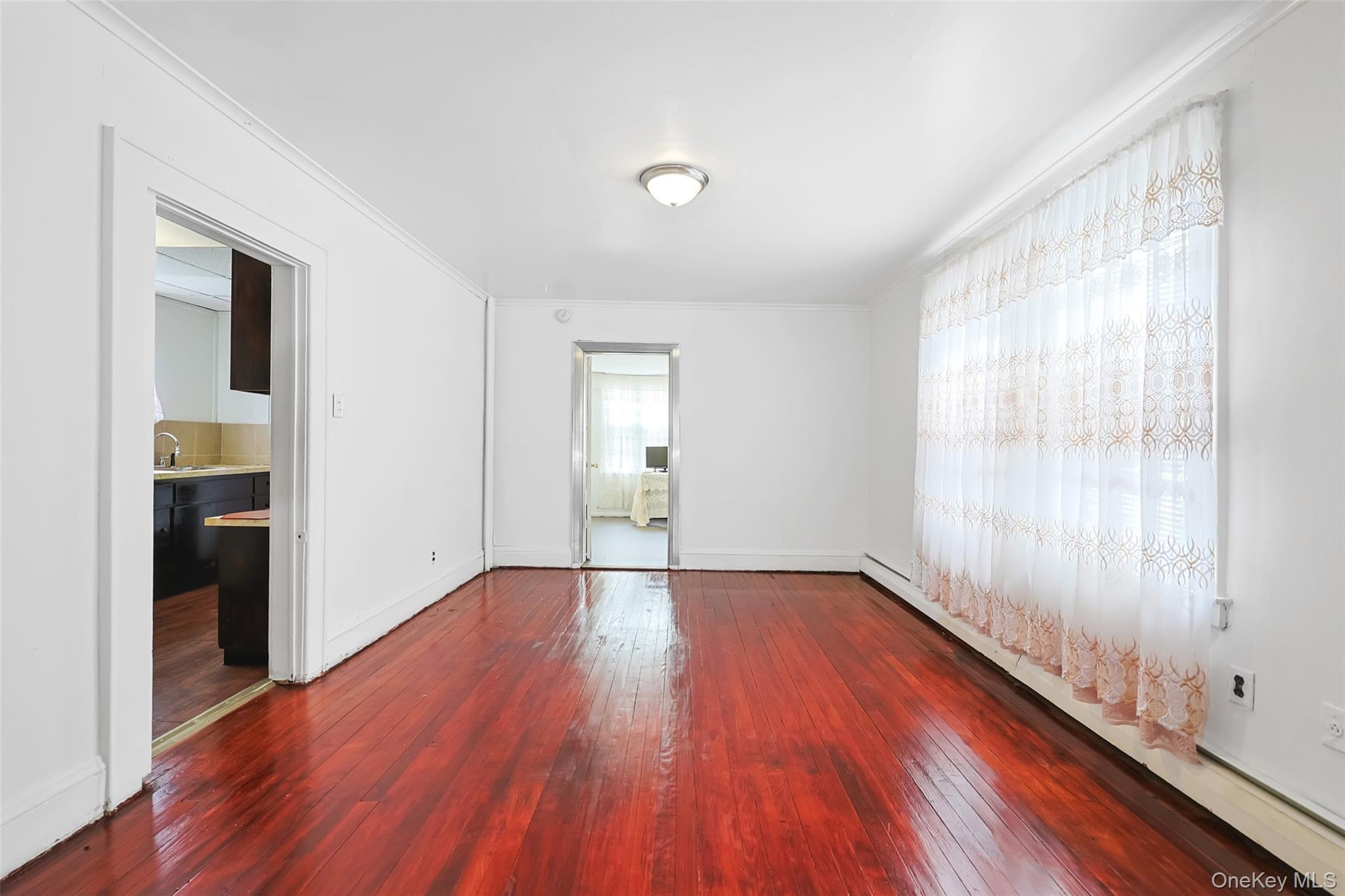 #13 photo, 195-12 McLaughlin Avenue, クイーンズ区 Holliswood , NY 11423