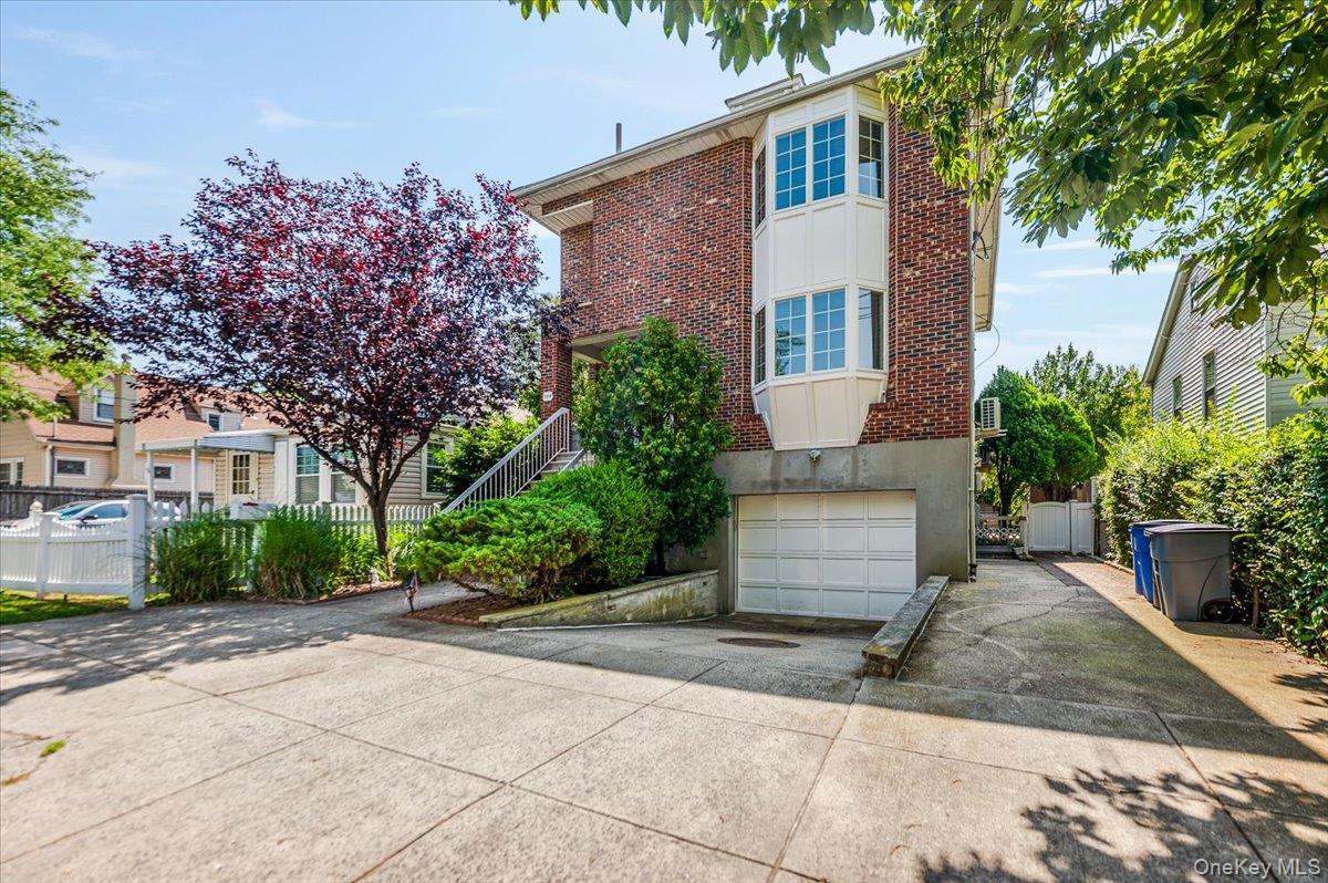 #1 photo, 3218 Glennon Place, ब्रोंक्स Bronx , NY 10465