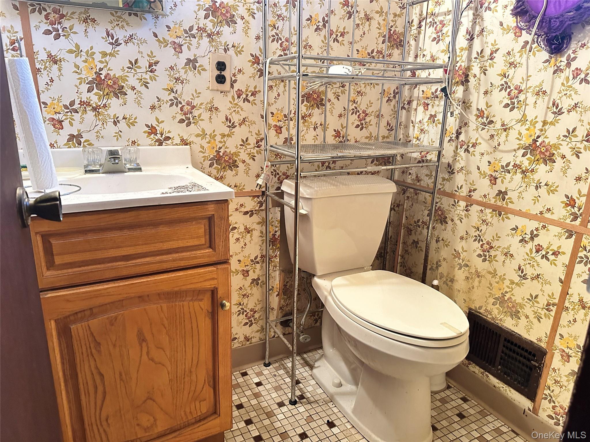 #4 photo, 76 Division Avenue, Spring Valley , NY 10977