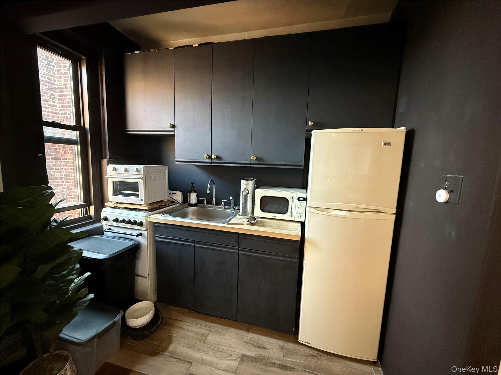 #2 photo, 141 Woodmere Boulevard, ナッソー郡 Woodmere , NY 11598