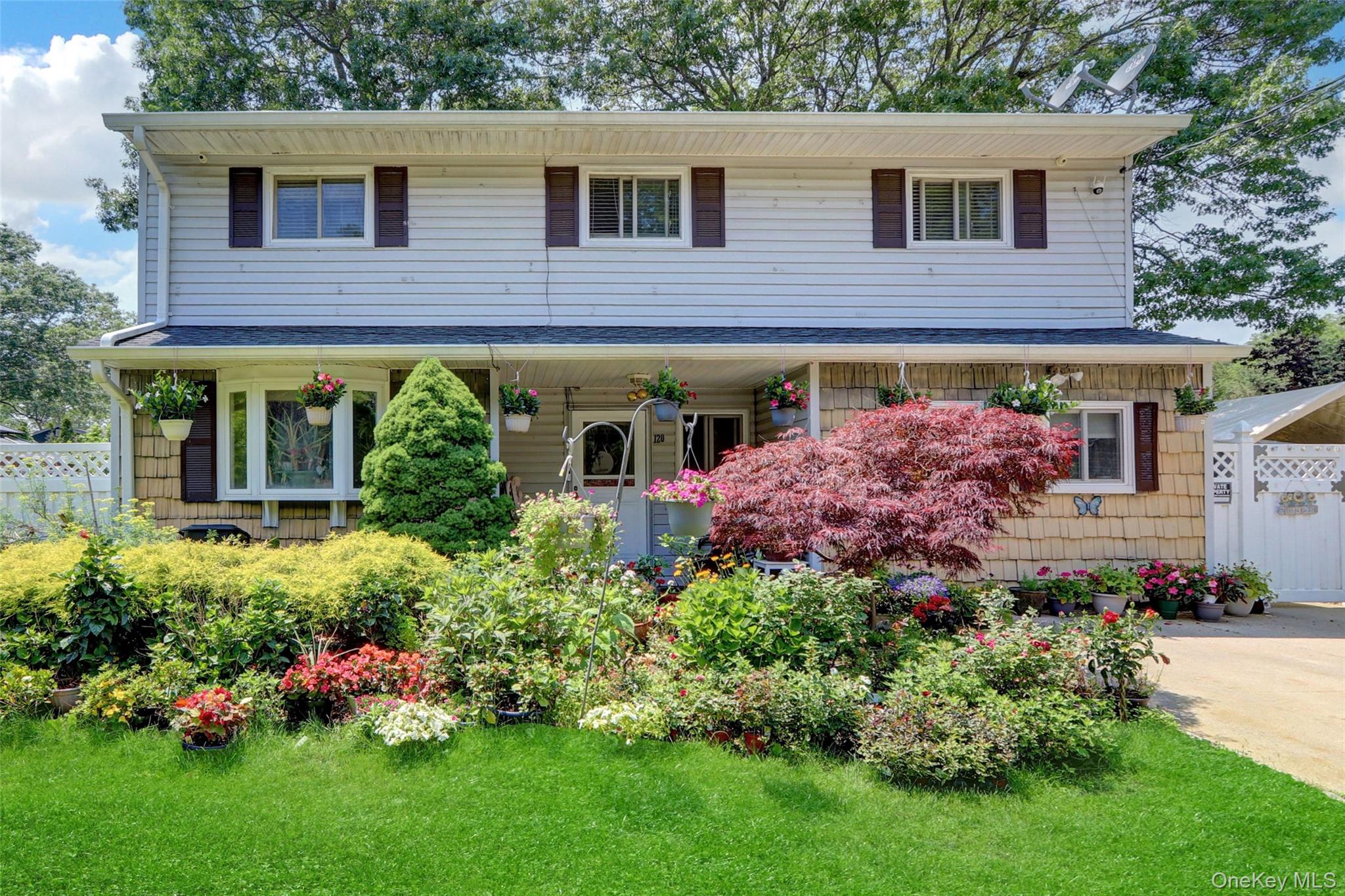 #1 photo, 120 Avenue C, सफ़ोक काउंटी Holbrook , NY 11741