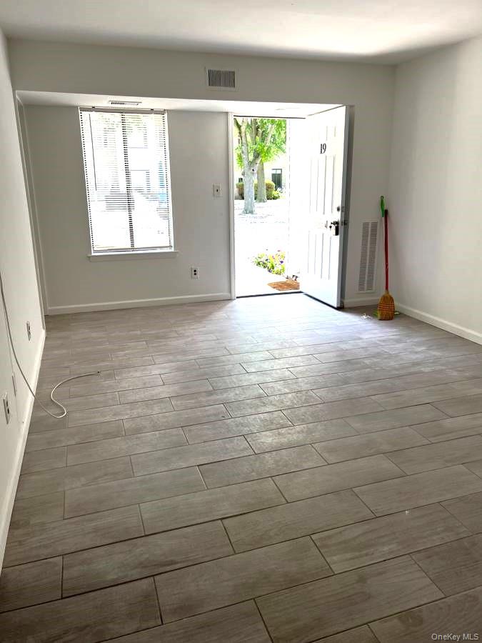 #13 photo, 19 Sierra Court, サフォーク郡 Coram , NY 11727