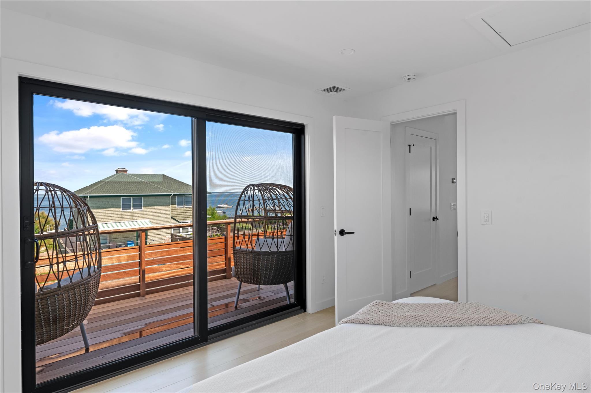 #15 photo, 319 Wilmot Road, サフォーク郡 Ocean Beach , NY 11770