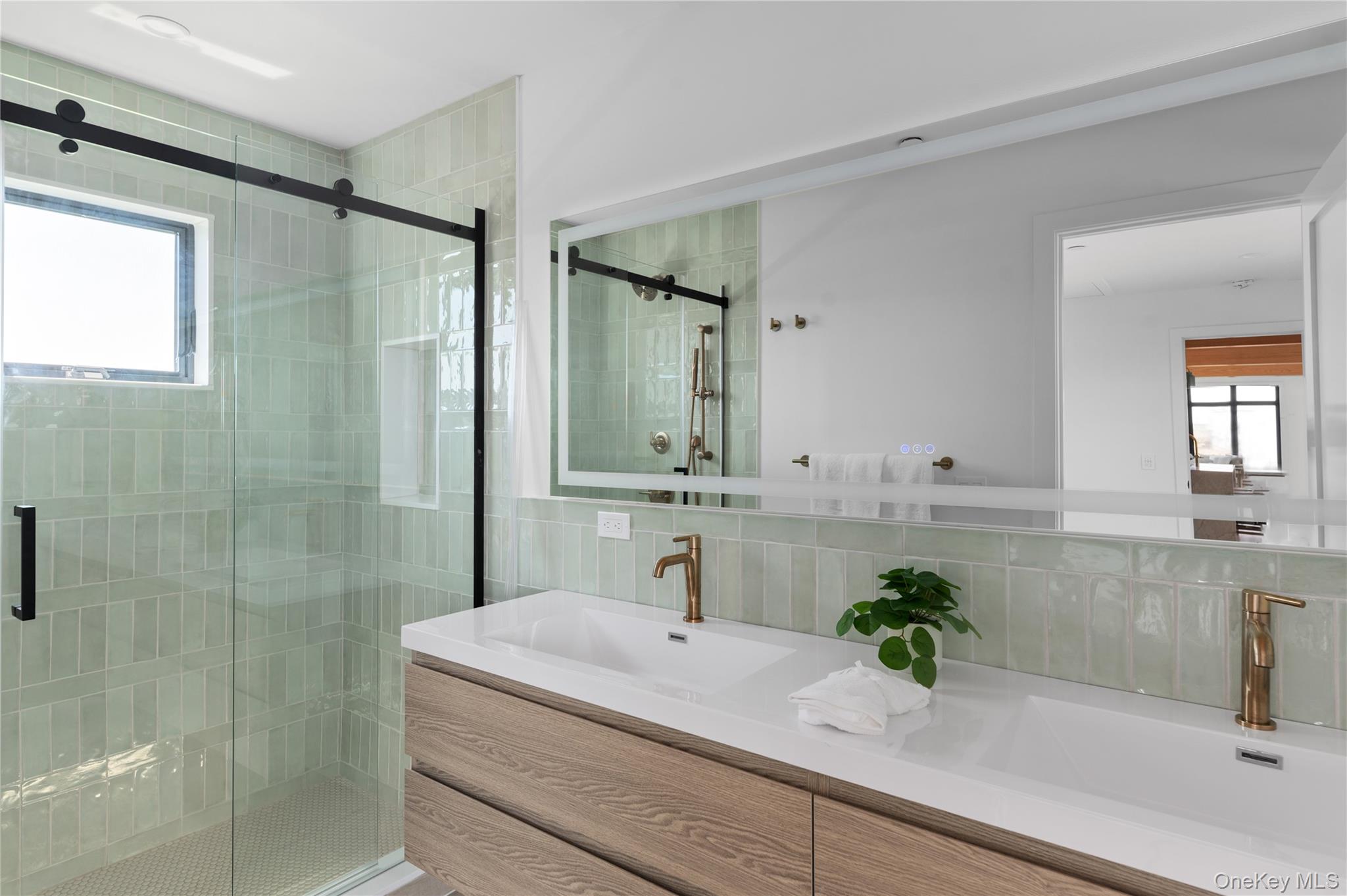 #16 photo, 319 Wilmot Road, サフォーク郡 Ocean Beach , NY 11770