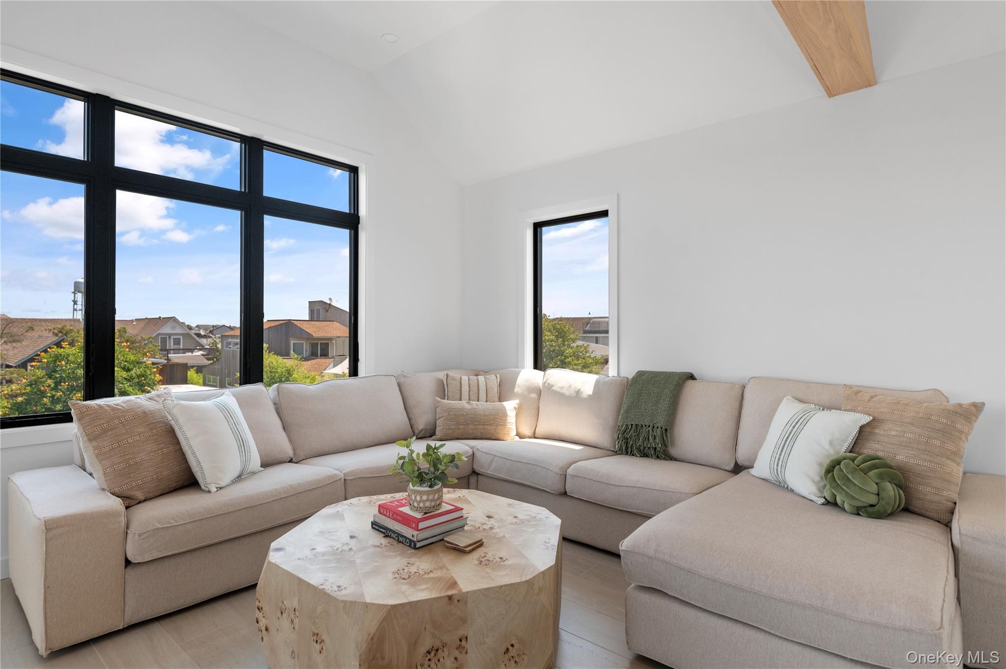 #3 photo, 319 Wilmot Road, サフォーク郡 Ocean Beach , NY 11770