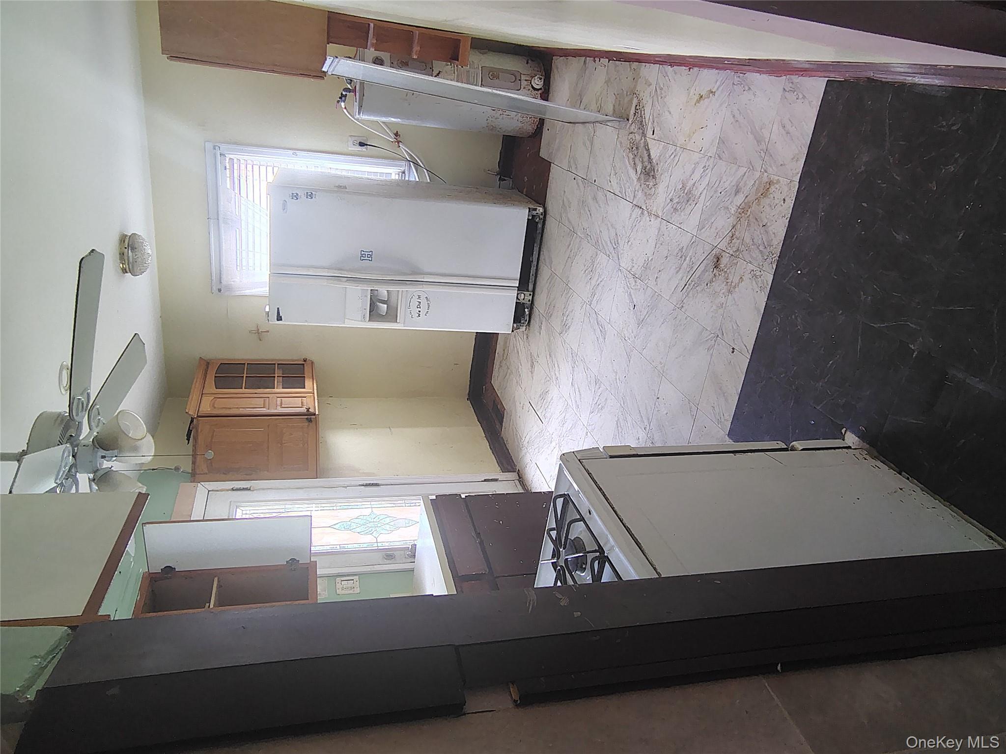 #4 photo, 351 E Meadow Avenue, ナッソー郡 East Meadow , NY 11554