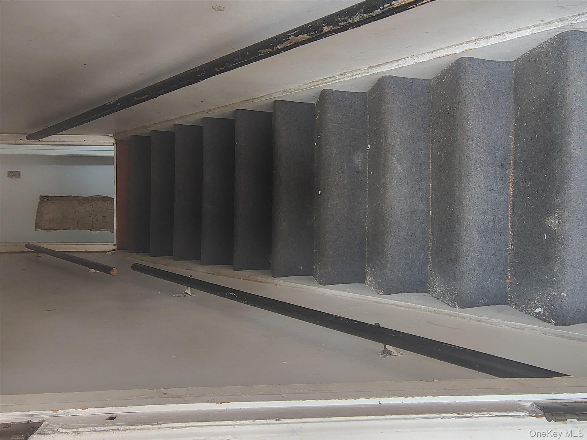 #8 photo, 351 E Meadow Avenue, ナッソー郡 East Meadow , NY 11554