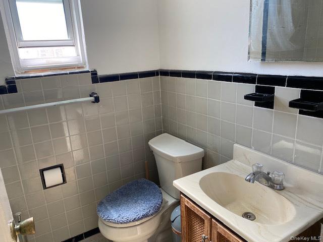 #8 photo, 254-04 75th Avenue, Glen Oaks , NY 11004