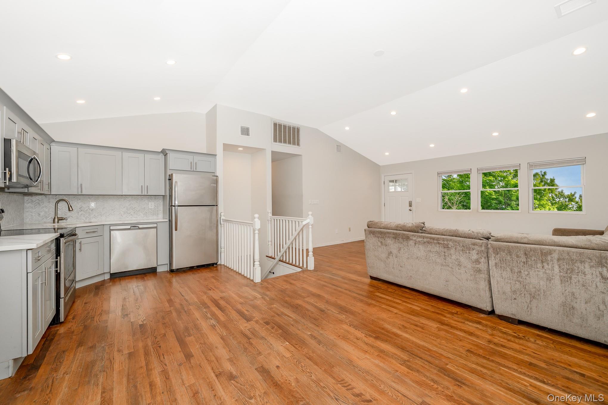 #18 photo, 34 Pinetop Drive, Shirley , NY 11967