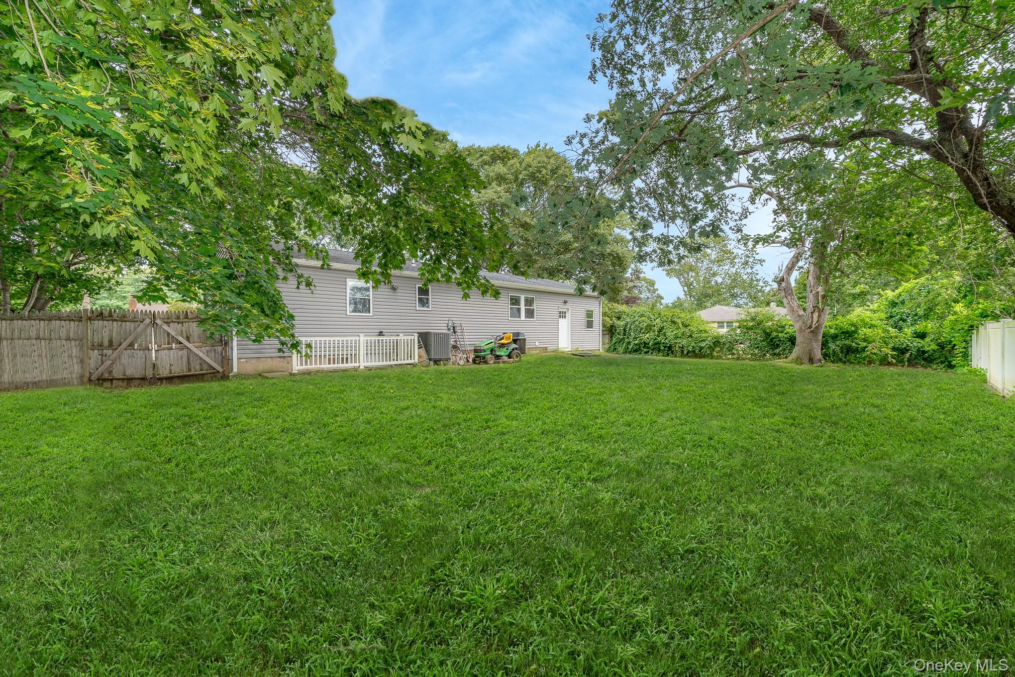 #4 photo, 34 Pinetop Drive, Shirley , NY 11967