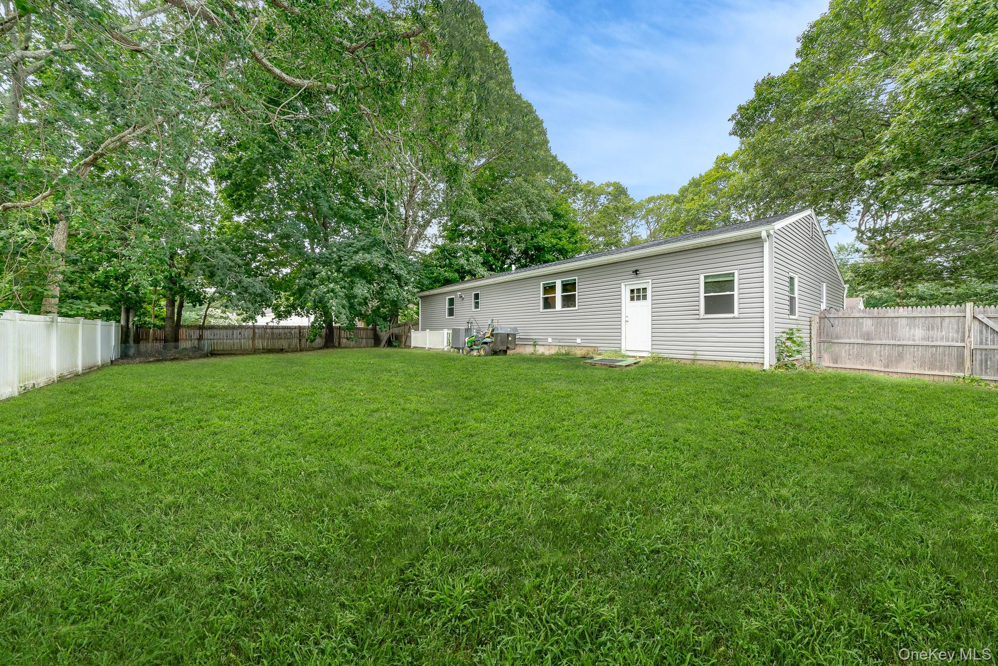 #5 photo, 34 Pinetop Drive, Shirley , NY 11967