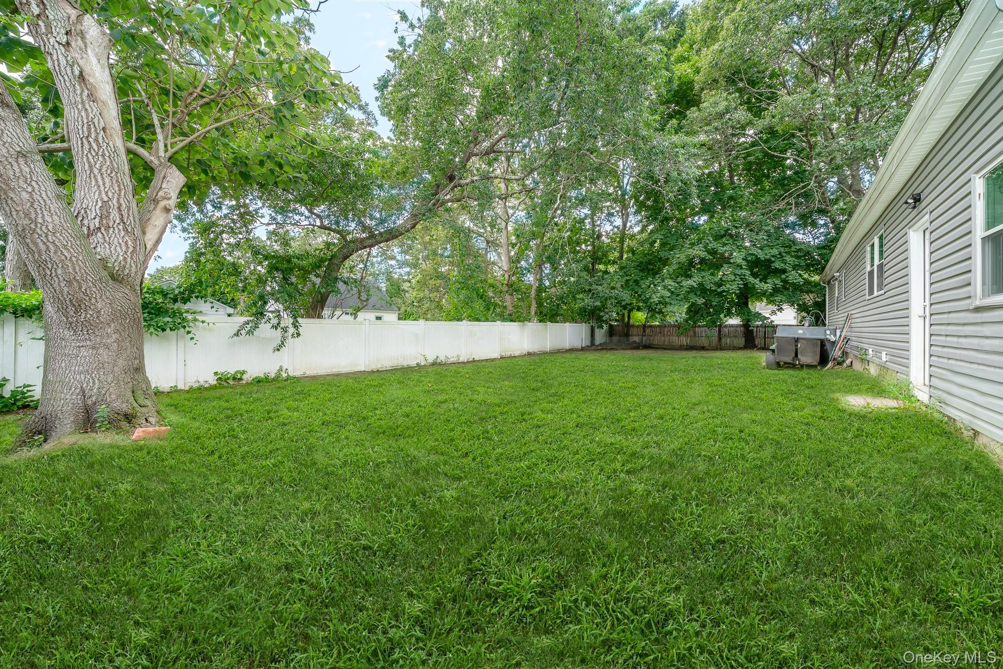 #6 photo, 34 Pinetop Drive, Shirley , NY 11967