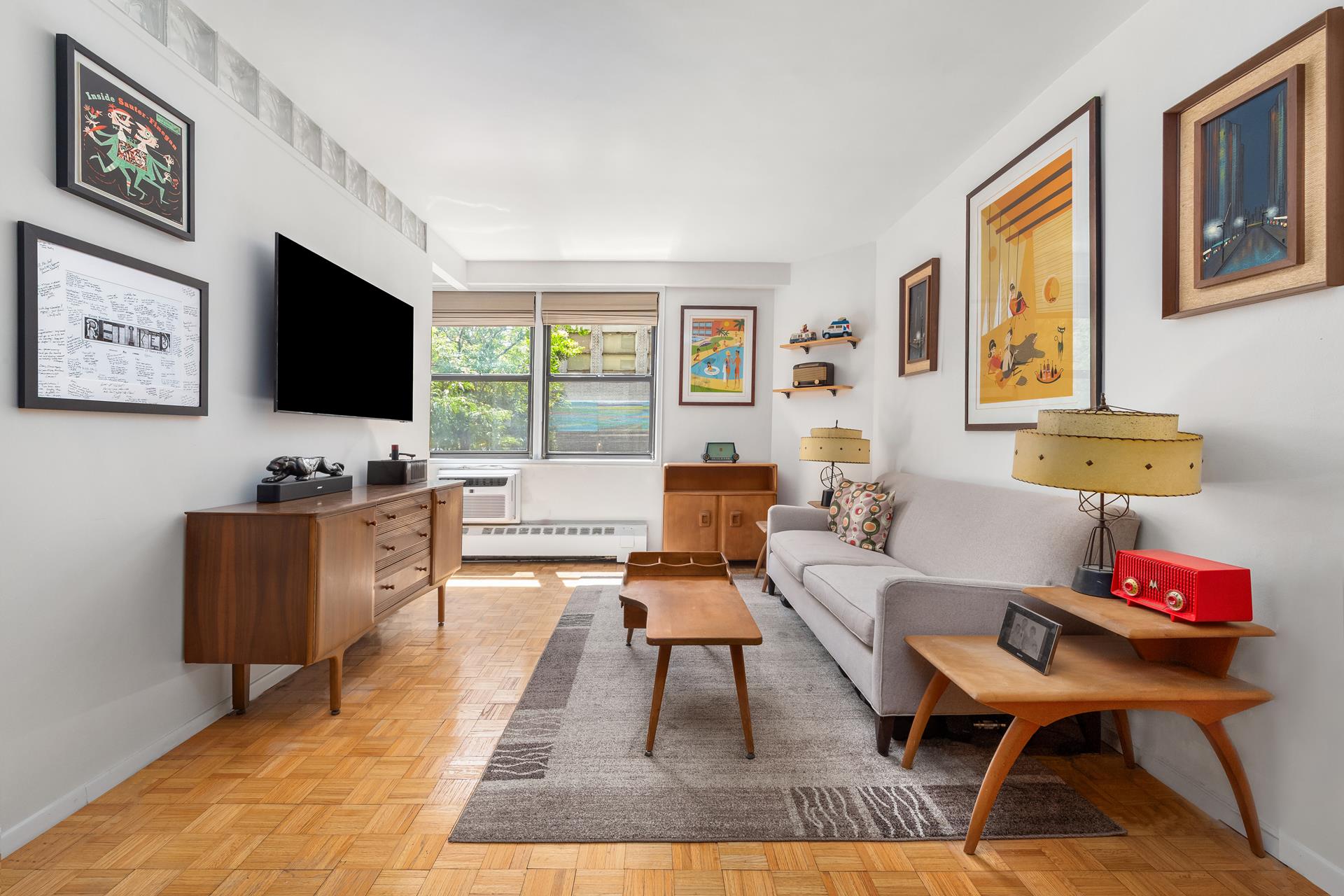 #1 photo, 145 E 15TH Street, मैनहटन Gramercy Park , NY 10003