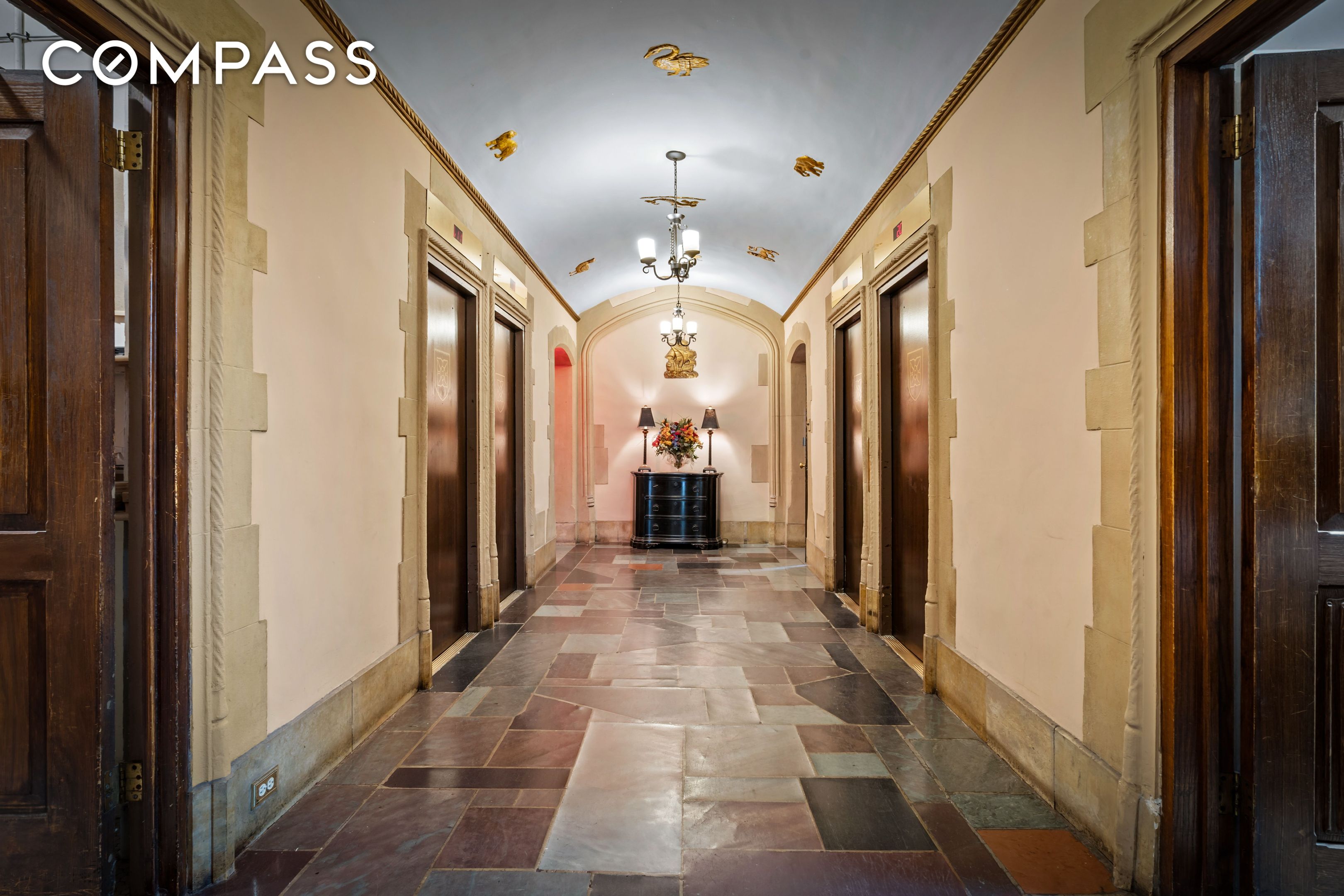 #10 photo, 45 Tudor City Place, マンハッタン Midtown East , NY 10017