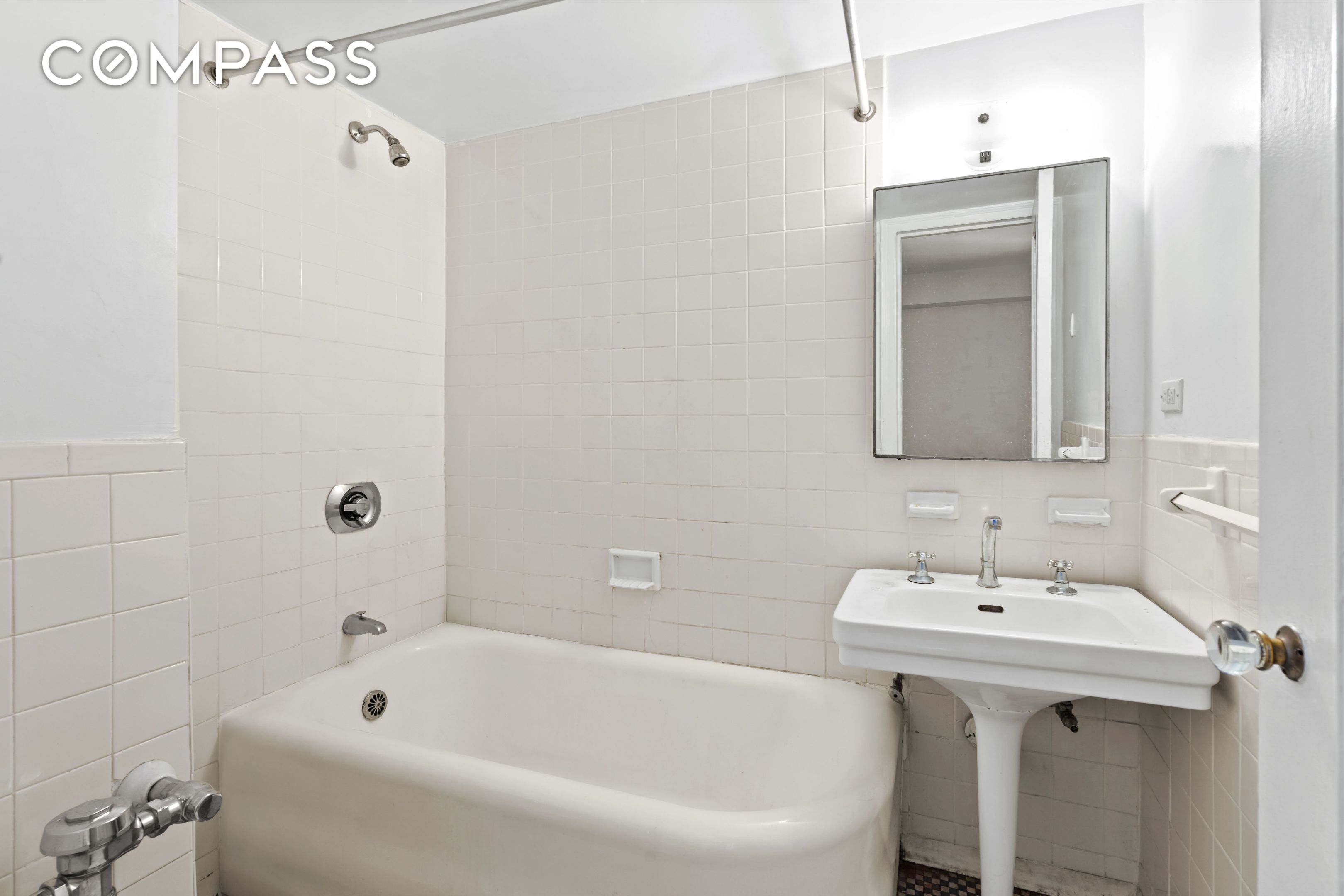 #7 photo, 45 Tudor City Place, マンハッタン Midtown East , NY 10017