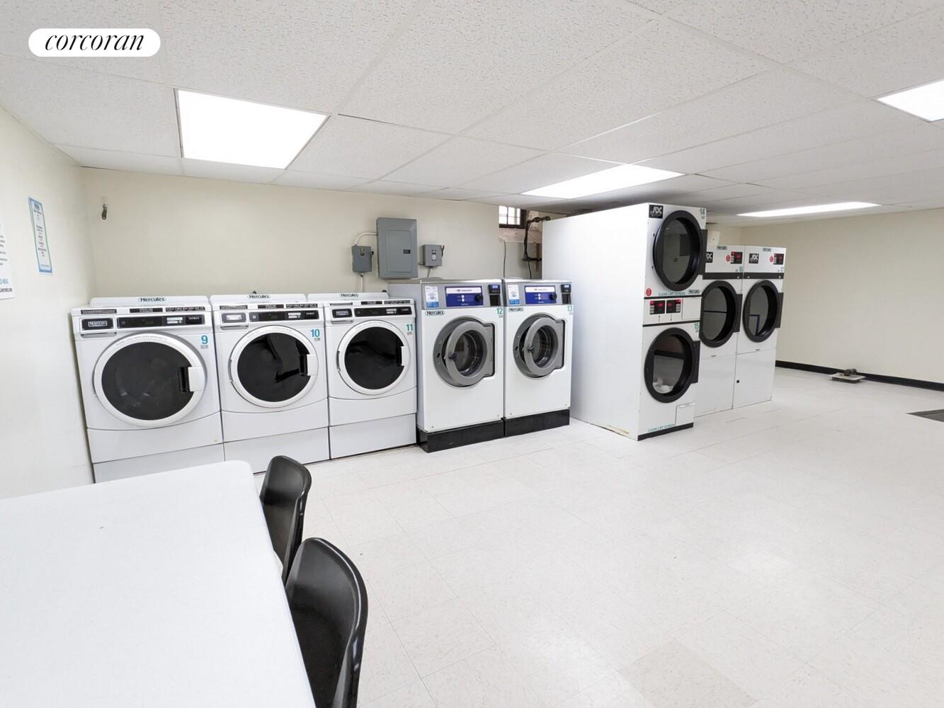 #14 photo, Forest Hills, クイーンズ区 Forest Hills , NY 11375