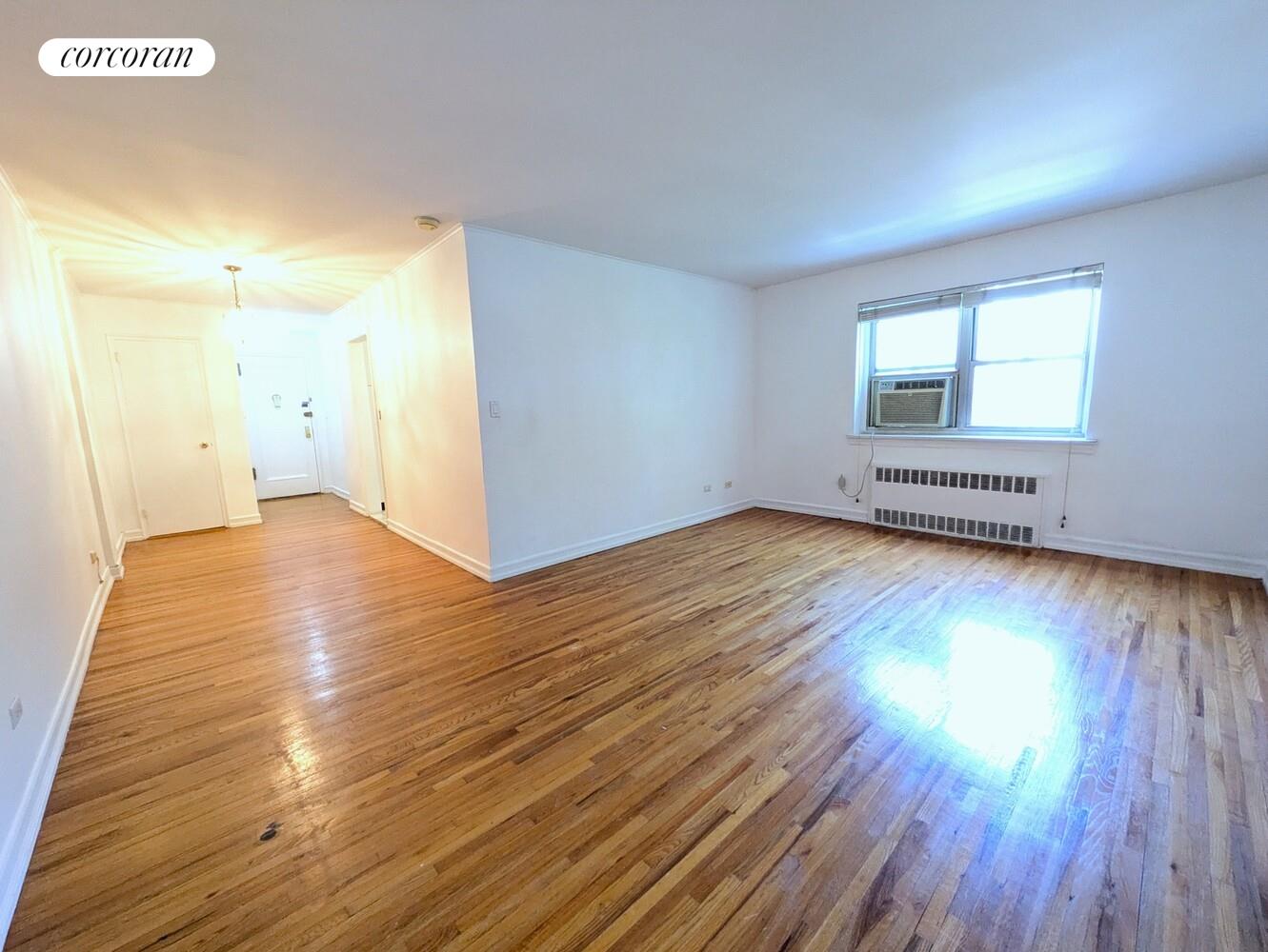 #4 photo, Forest Hills, クイーンズ区 Forest Hills , NY 11375