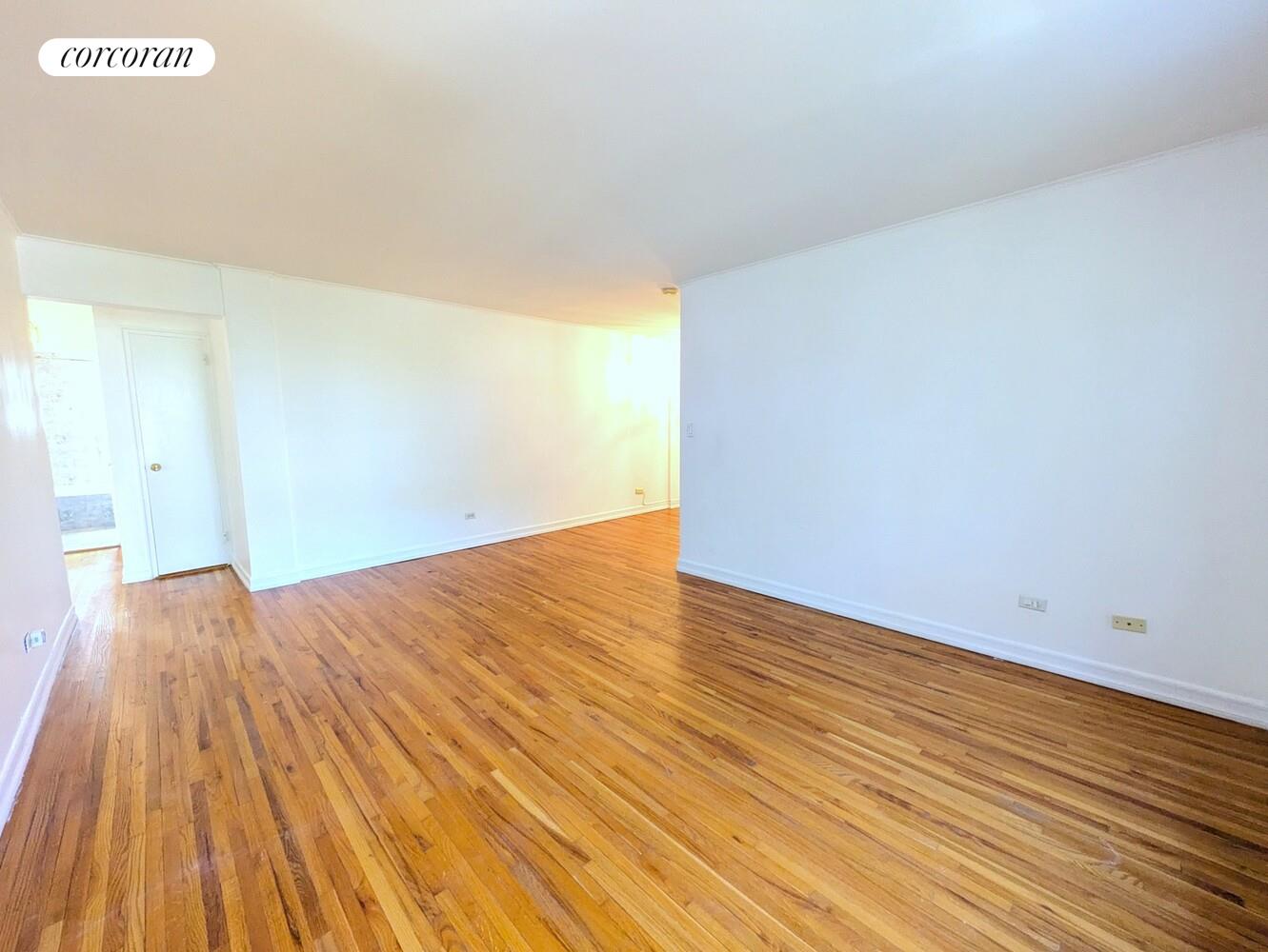 #5 photo, Forest Hills, クイーンズ区 Forest Hills , NY 11375