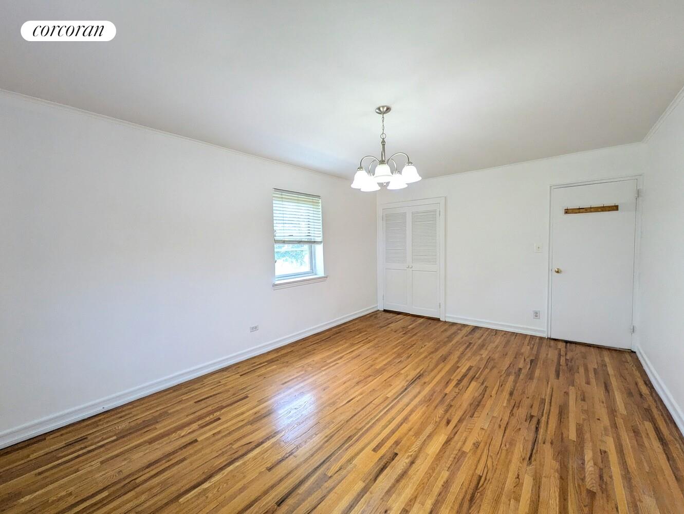 #8 photo, Forest Hills, クイーンズ区 Forest Hills , NY 11375