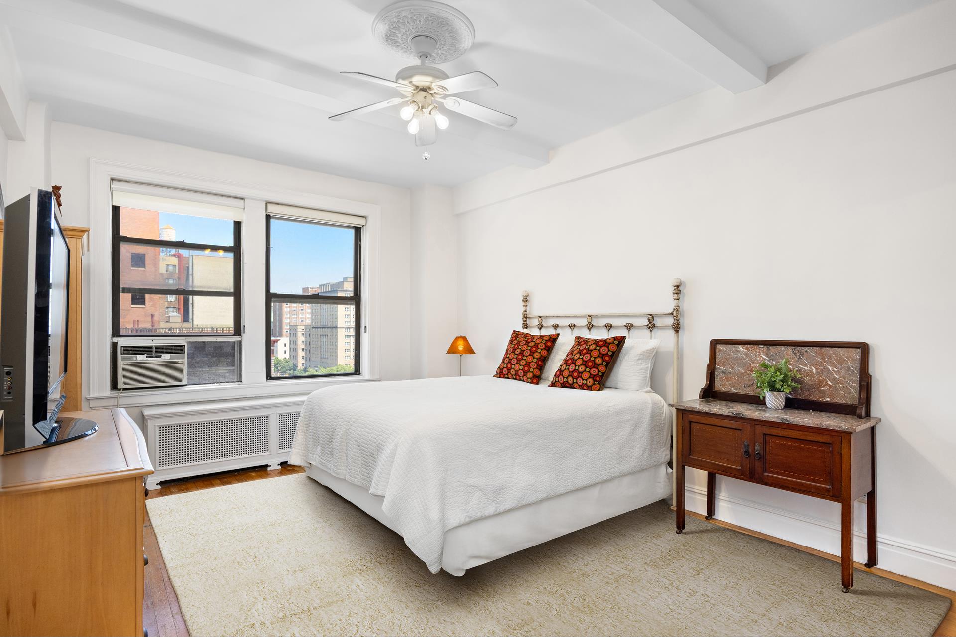 #15 photo, 600 W 111TH Street, マンハッタン Morningside Heights , NY 10025