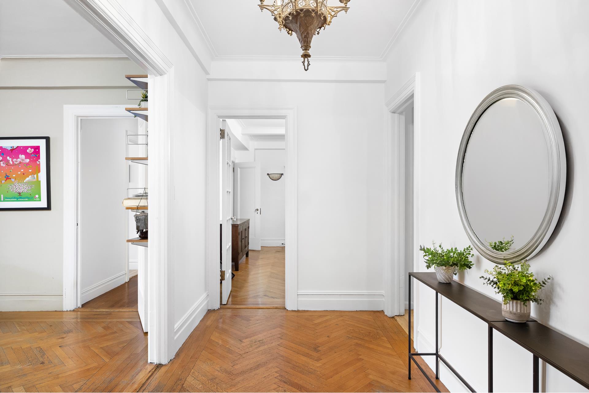 #8 photo, 600 W 111TH Street, マンハッタン Morningside Heights , NY 10025