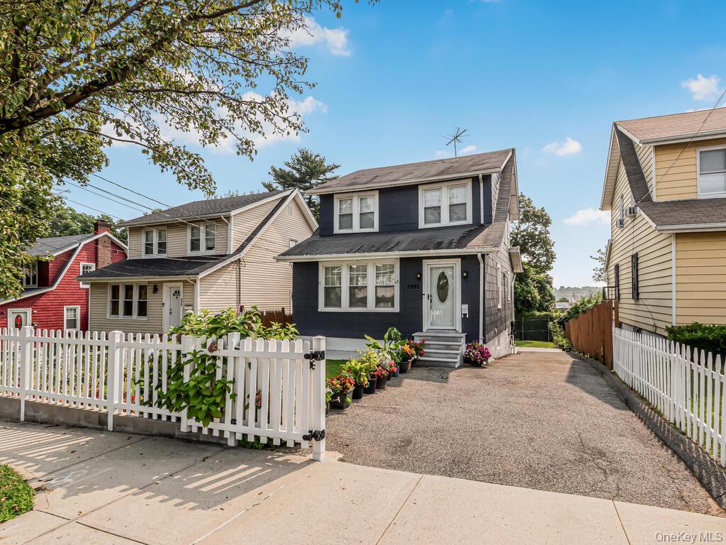 #1 photo, 3992 Rombouts Avenue, Bronx , NY 10466