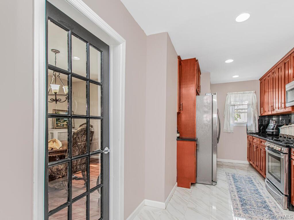 #11 photo, 3992 Rombouts Avenue, Bronx , NY 10466