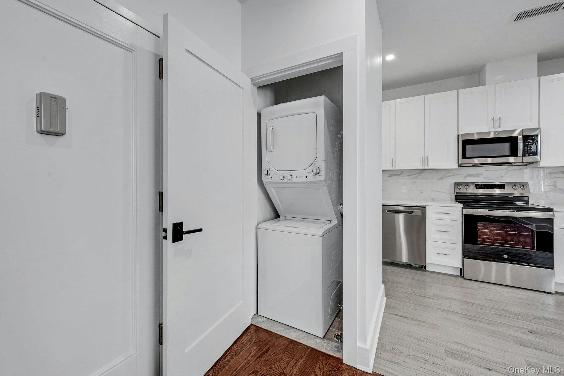 #11 photo, 291 Main Street, Eastchester , NY 10709