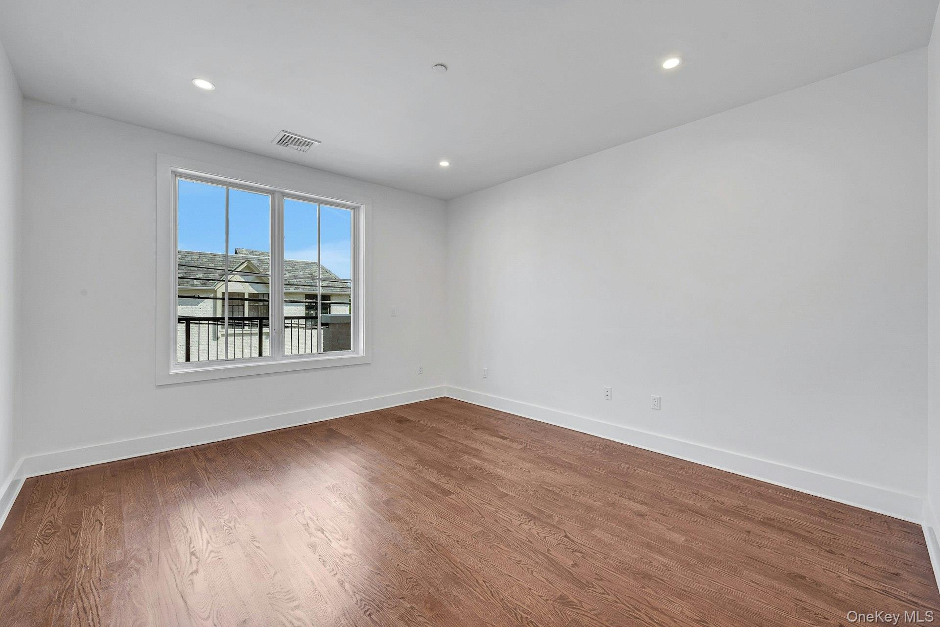 #5 photo, 291 Main Street, Eastchester , NY 10709