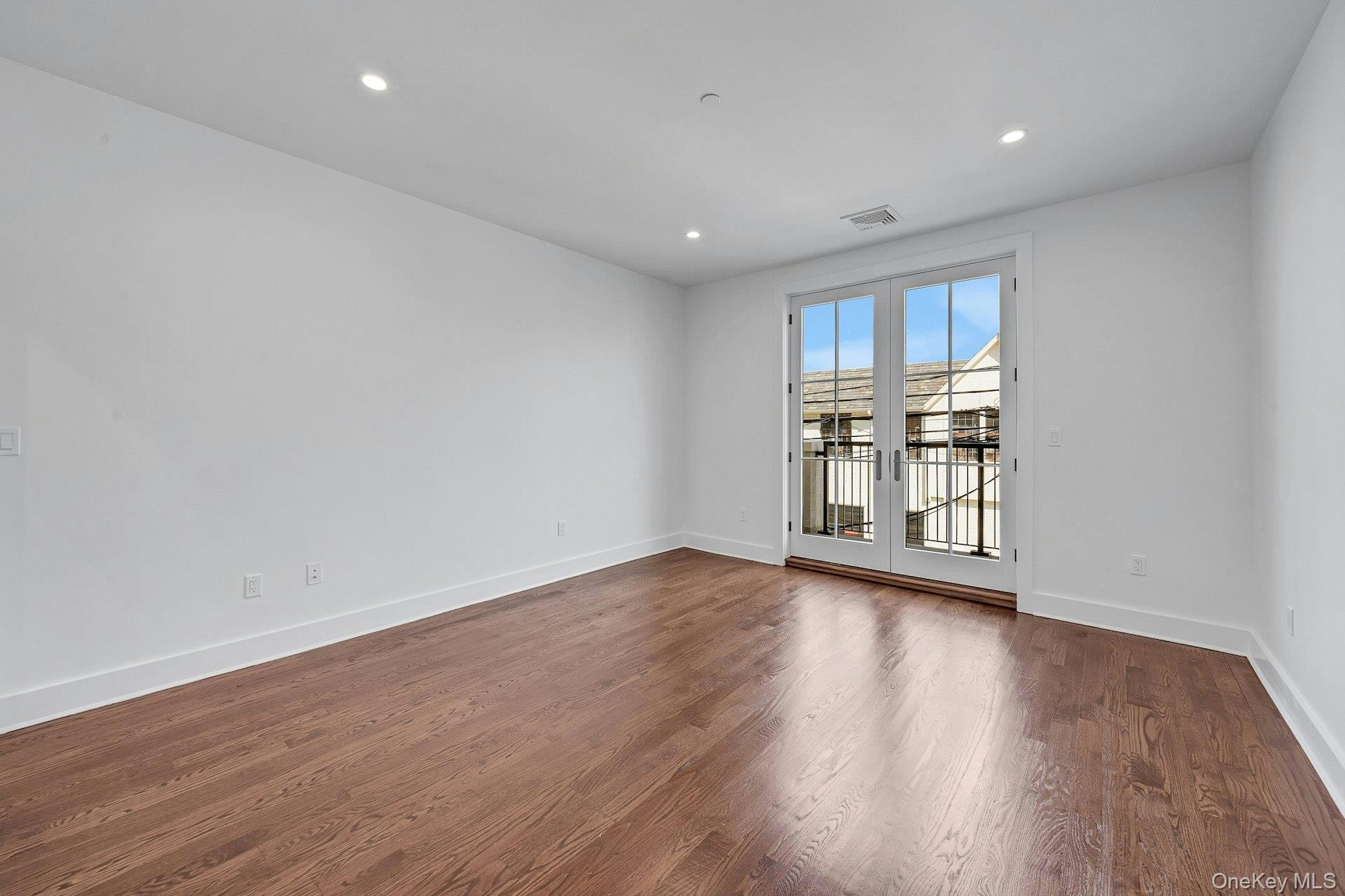 #9 photo, 291 Main Street, Eastchester , NY 10709