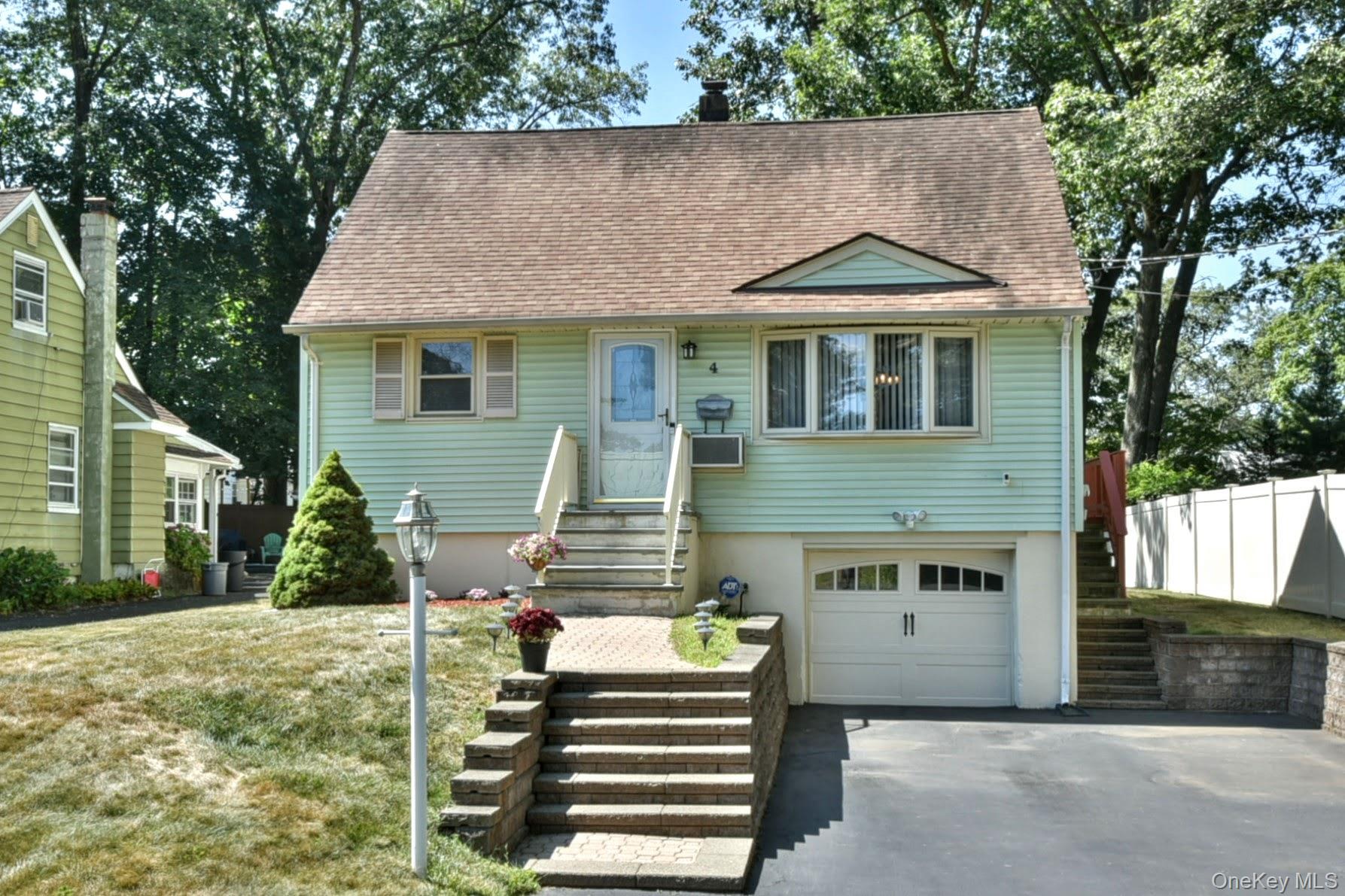 #1 photo, 4 Terrace Avenue, Suffern , NY 10901