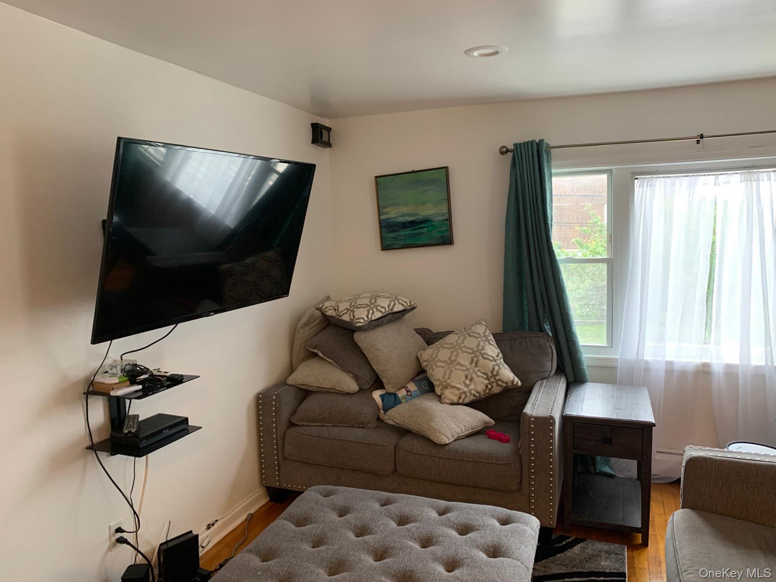 #10 photo, 217-05 104th Avenue, クイーンズ区 Queens Village , NY 11429