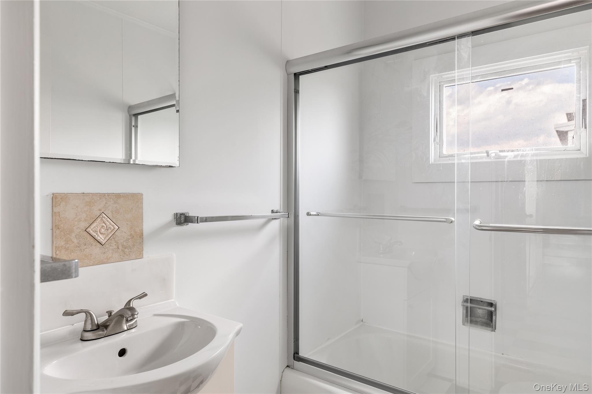 #14 photo, 59 Laurel Avenue, サフォーク郡 Seaview , NY 11770