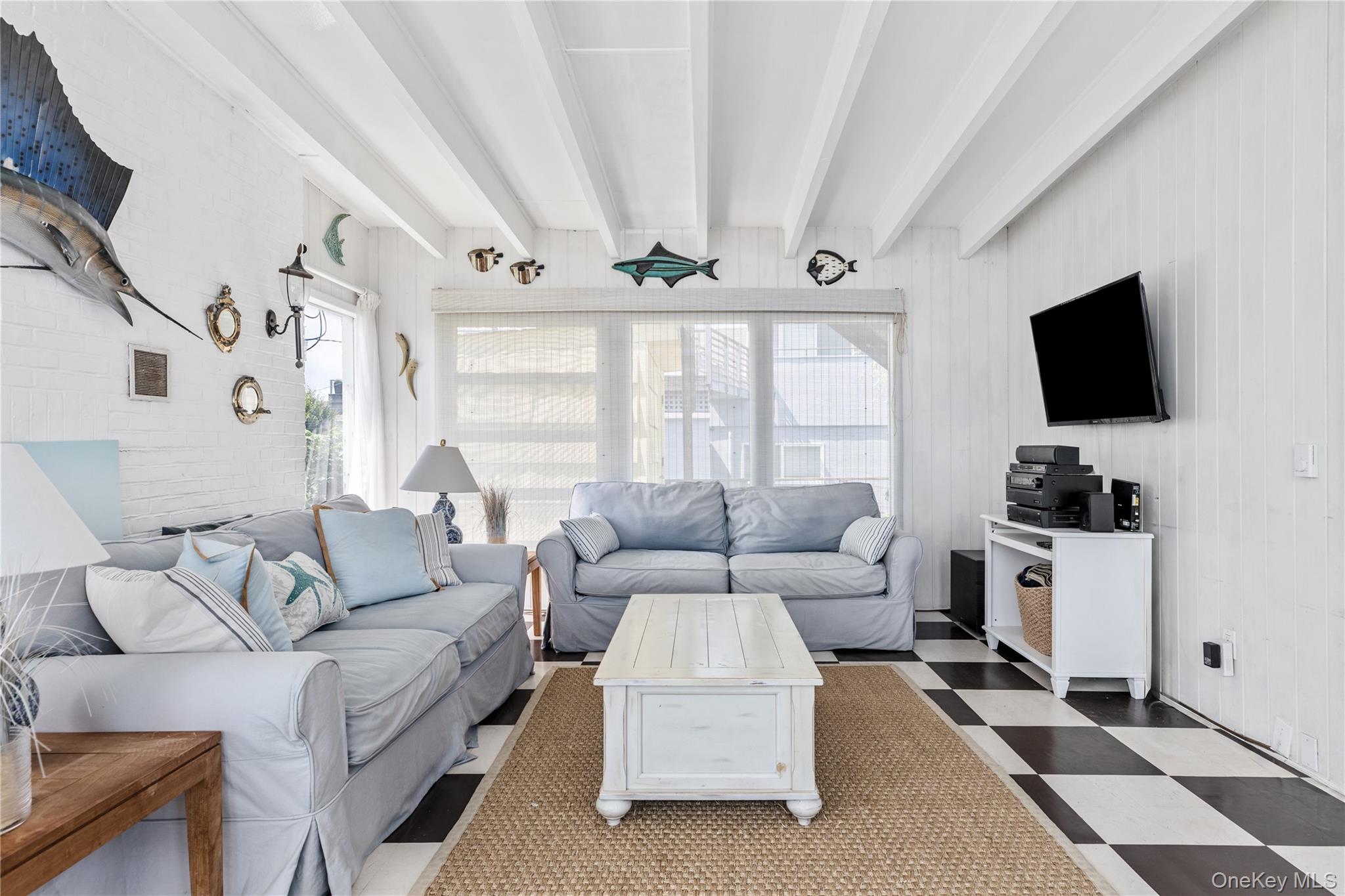 #4 photo, 59 Laurel Avenue, サフォーク郡 Seaview , NY 11770