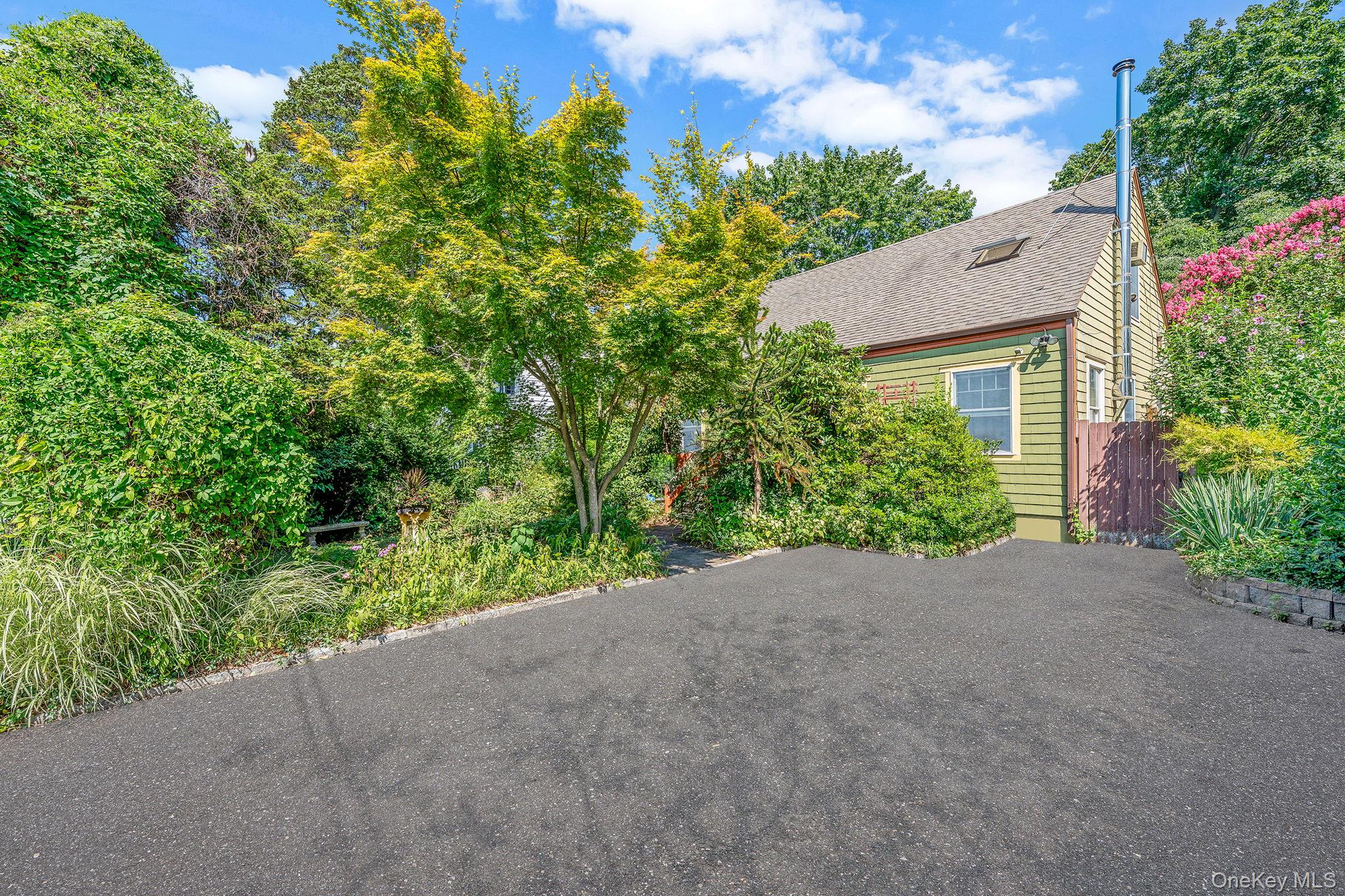 #1 photo, 24 E 15th Street, 东长岛 亨廷顿站 Huntington Station , NY 11746