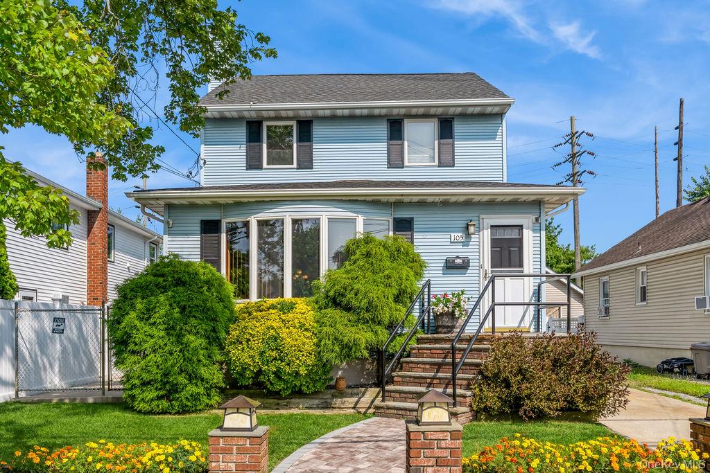 #1 photo, 105 Howell Street, ナッソー郡 Bellmore , NY 11710