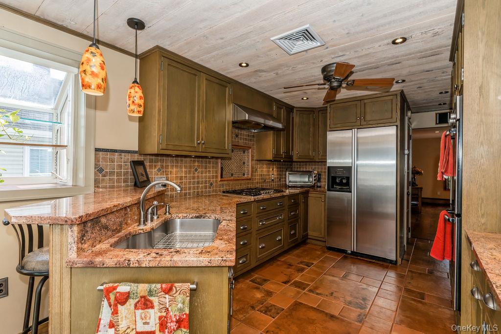 #12 photo, 105 Howell Street, ナッソー郡 Bellmore , NY 11710