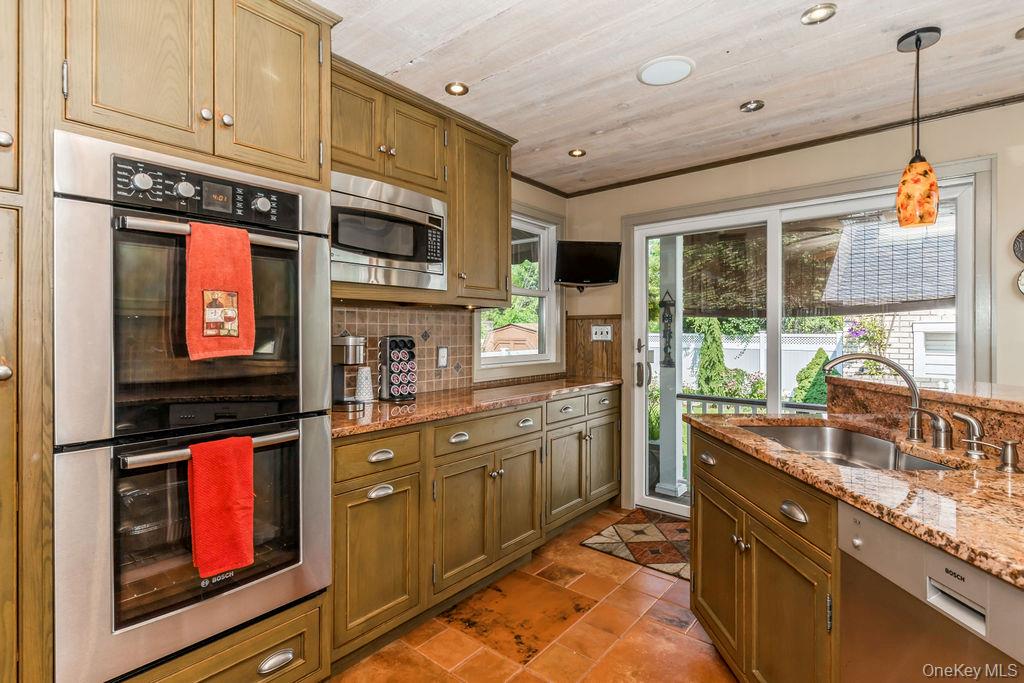 #13 photo, 105 Howell Street, ナッソー郡 Bellmore , NY 11710