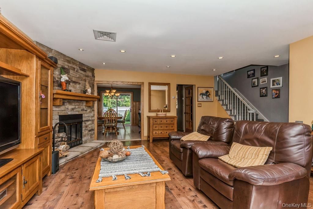 #8 photo, 105 Howell Street, ナッソー郡 Bellmore , NY 11710